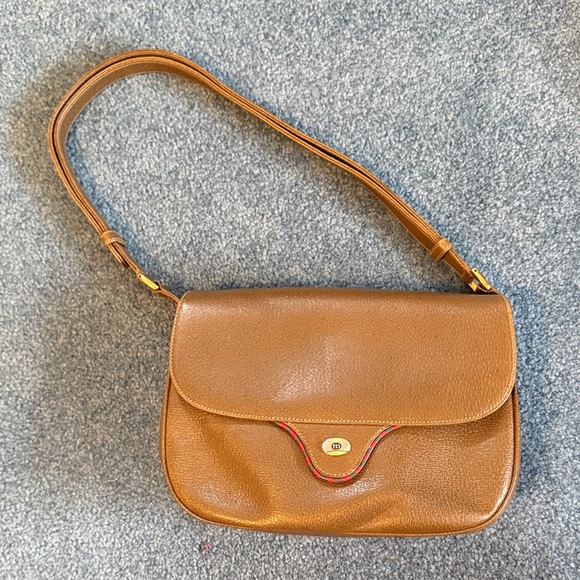 Gucci Handbags - Gucci Tan Leather Shoulder Bag